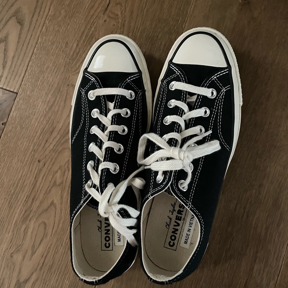 Black converse